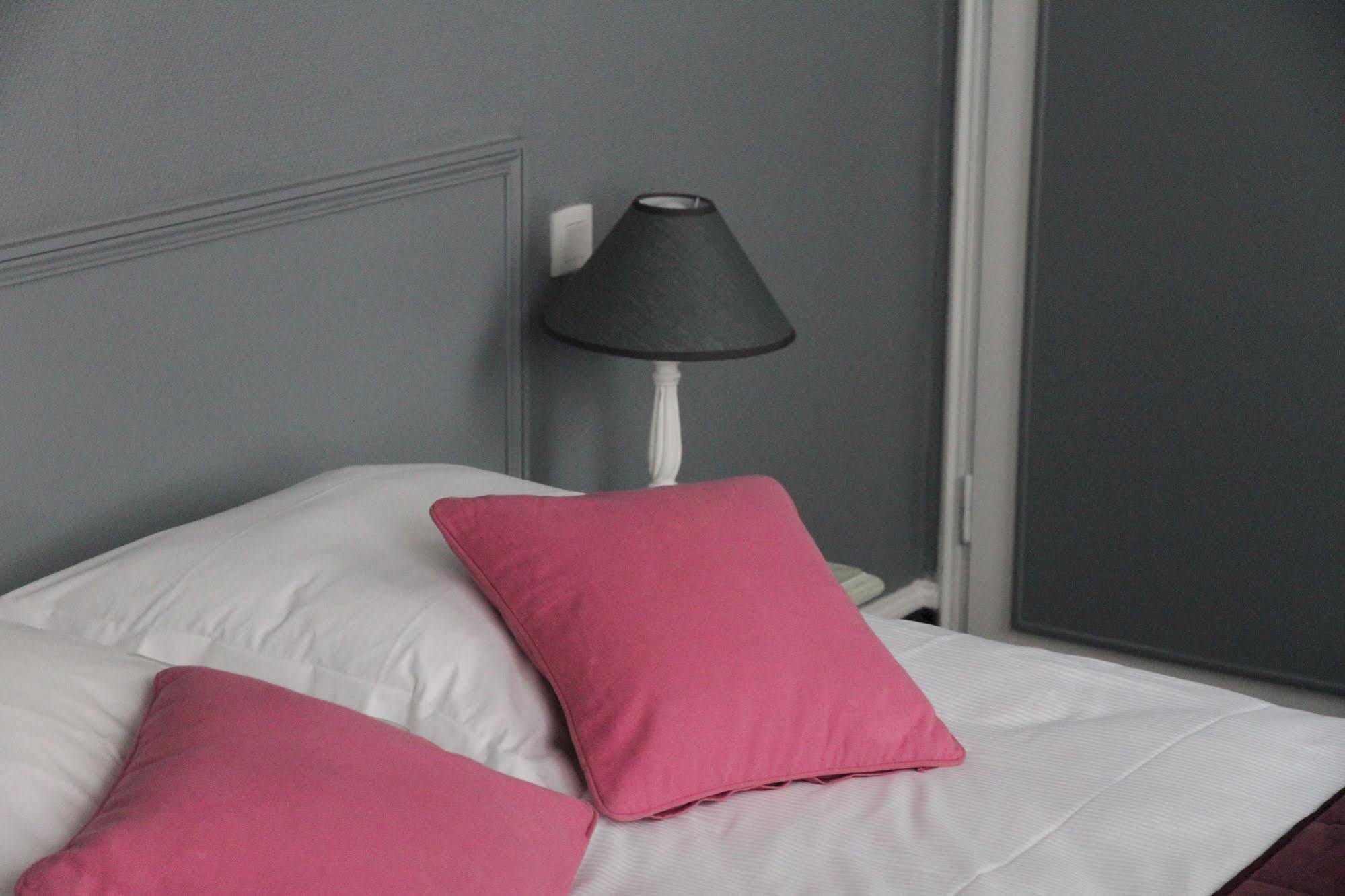 Hotel-Spa-Piscine Le Petit Castel Beuzeville-Honfleur Eksteriør bilde